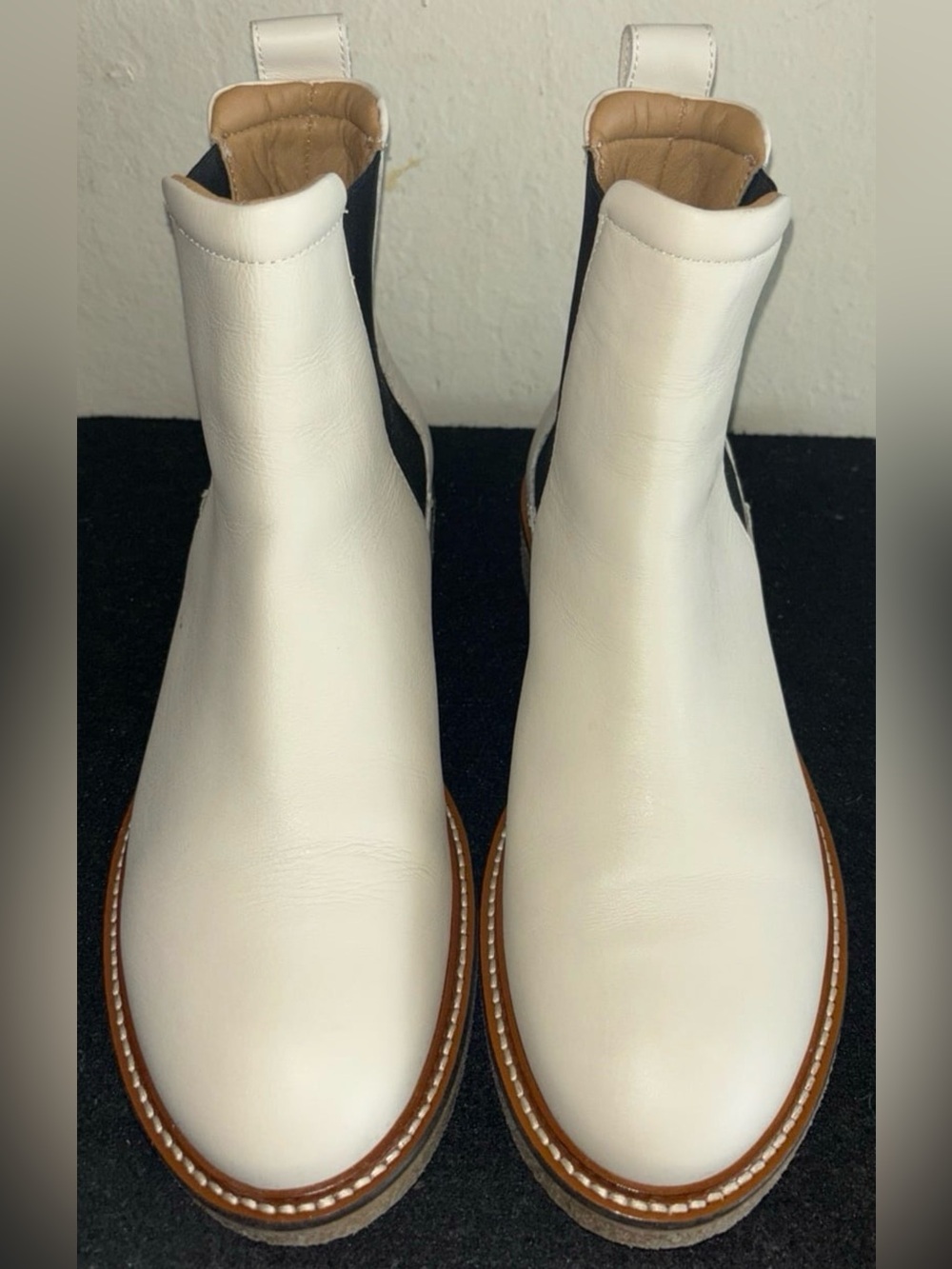 Everlane The Italian Leather Chelsea Boot OFF-WHITE Women's Gum Outsole